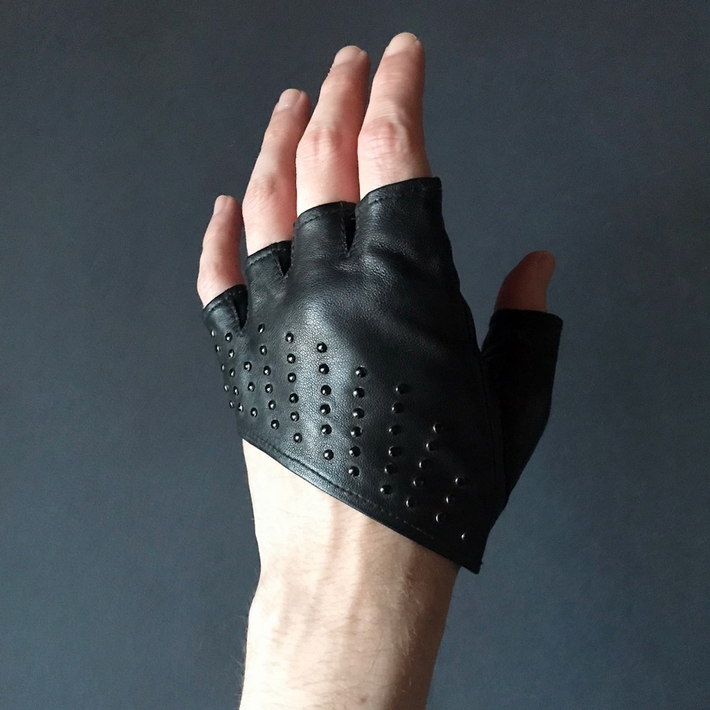 MAJESTY BLACK Studded Leather Fingerless Gloves